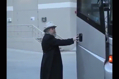 Meeting Merle Haggard and entering backstage for concert 2010 05 02 06H44M PM_gif.gif (14.37 MiB) Viewed 72226 times Terry Lee Hardesty and Merle Haggard